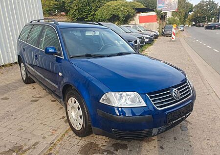 VW Passat Variant Volkswagen Basis, AHK, Klimaaut.,TÜV 03.2026