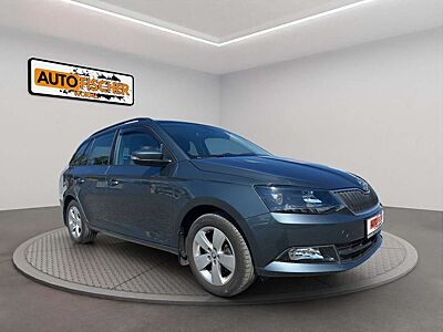 Skoda Fabia Style  AHK  Klimaaut.  Sitzheiz. Tempo
