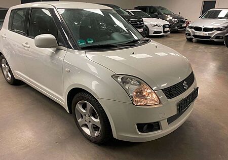 Suzuki Swift 1,3 BLACK& WHITE*KLIMATRON*SITZHEIZ*NAVI