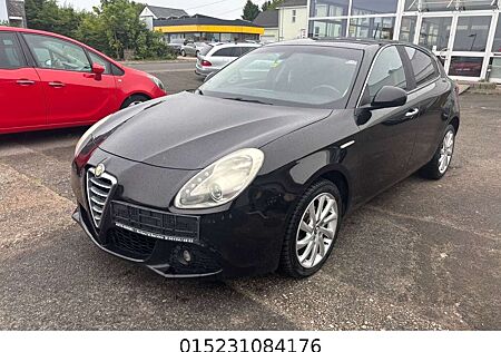 Alfa Romeo Giulietta +Klimaautom.+Tempomat+Einparkhile+2Hand