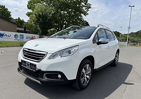 Peugeot 2008 Allure 1.2 96 kW / Navi / Panorama-Dach / AHK