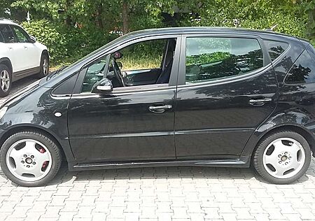 Mercedes-Benz A 210