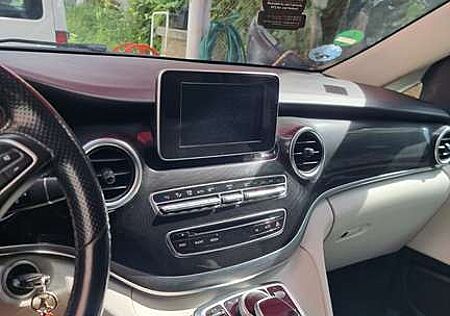 Mercedes-Benz V 250 (BlueTEC) d kompakt 7G-TRONIC Avantgarde Edition