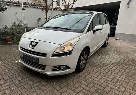 Peugeot 5008 1.6 Diesel HDI FAP 110 Business-Line NAVI/PDC/SHZ