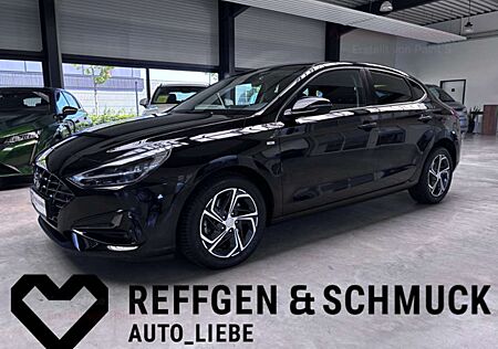 Hyundai i30 FASTBACK KLIMA+NAVI+LED+KAMERA+ALLWETTER+TÜV