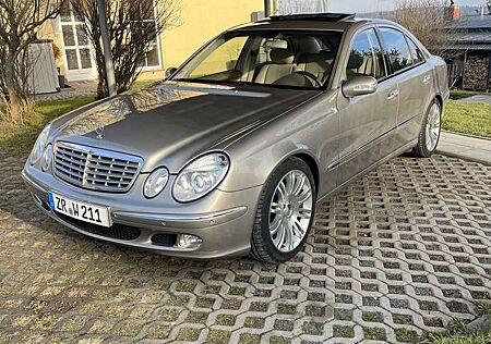 Mercedes-Benz E 240 (211.061)