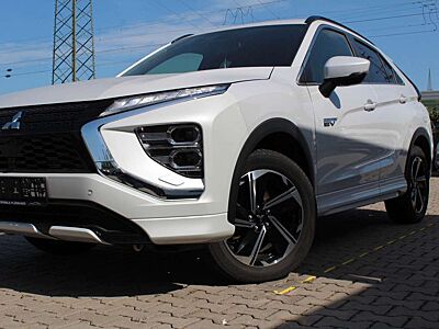 Mitsubishi Eclipse Cross 2.4 Plus Select Black 4WD ACC LED