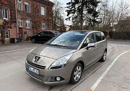 Peugeot 5008 1.6 Premium/AHK/Panorama/Sitzheizung/PDC