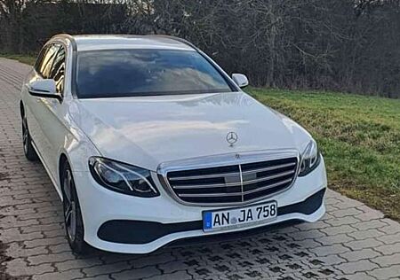 Mercedes-Benz E 220 d 4Matic T 9G-TRONIC Exclusive