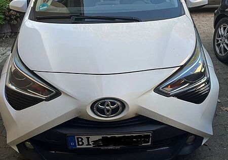 Toyota Aygo 5-Türer x-play club