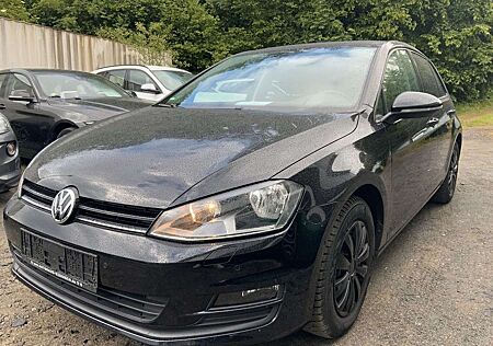 VW Golf Volkswagen VII Lim. Comfortline **SHZ/KLIMAAUTOMATIK**