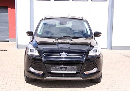 Ford Kuga Titanium Xenon / Panorama / Kamera