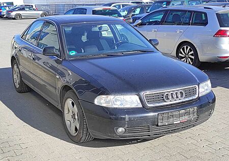 Audi A4 2.4 AUTOMATIK KLIMAA SHZ XENON S-LINE ALU SERVO ZV