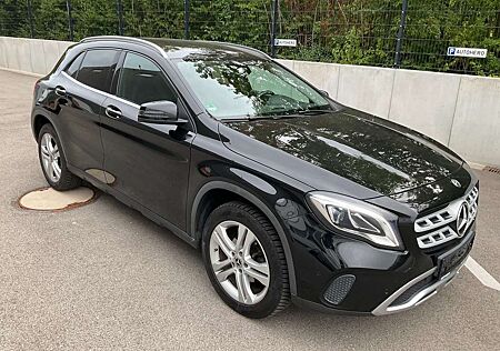 Mercedes-Benz GLA 220 d 4Matic 7G-DCT Urban