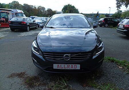 Volvo V60 Momentum AWD Automatik