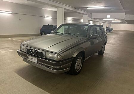 Alfa Romeo 75 2.0i ts