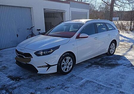 Kia XCeed Ceed SW / cee'd SW Ceed SW 1.6 CRDi (48V Mild-Hybrid) Vision