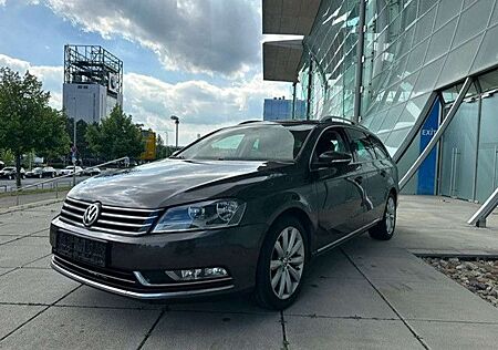 VW Passat Variant Volkswagen Highline BlueMotion