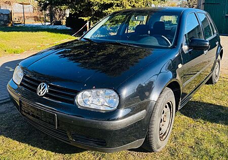 VW Golf Volkswagen 1.4 Aktion Trendline