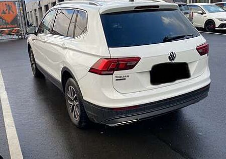 VW Tiguan Allspace Volkswagen 2.0 TDI SCR DSG Comfortline