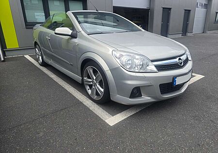 Opel Astra Twintop OPCline