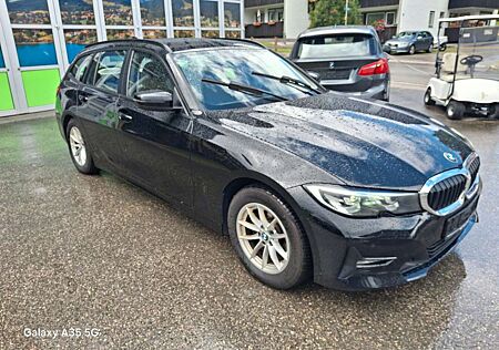 BMW 320 d Tour. Advantage LED Live Cockpit