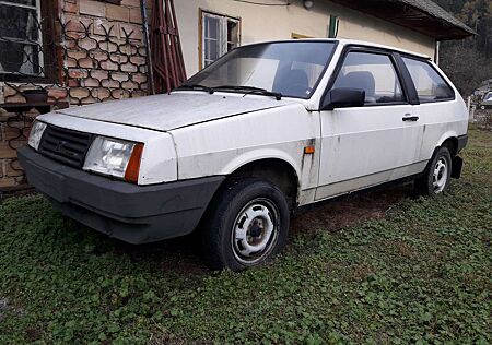 Lada Samara Samara 1300 nur 17228 km! VAZ 2108 Scheunenfund