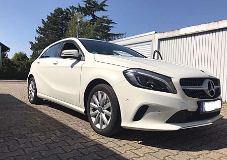 Mercedes-Benz A 180 BlueEfficiency (176.042)