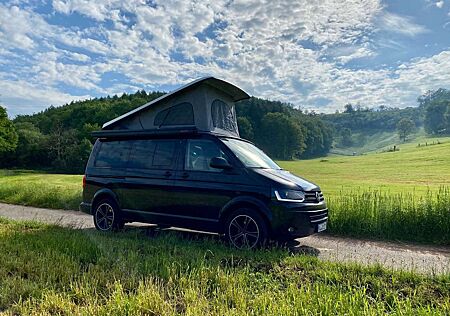 VW T5 Multivan Volkswagen Camper, AHK, Solar, Navi LED