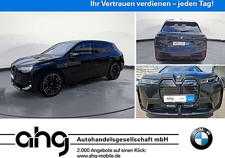 BMW iX M70 xDrive Innovationsp. Integal-Aktivlenk.