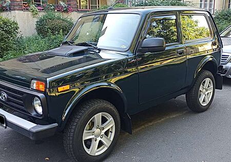 Lada Niva Legend