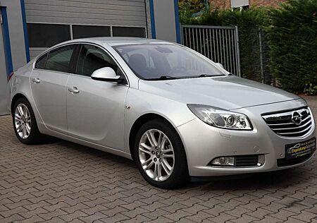 Opel Insignia A Sports TourerAUTM./NAVI/LEDER/SHZ/1HD