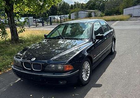 BMW 525