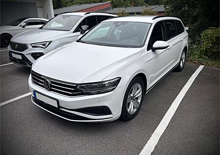 VW Passat Variant Volkswagen 1.5 TSI OPF DSG Conceptline