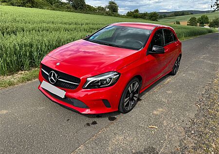 Mercedes-Benz A 180 / 220 7G-DCT Urban mit Mercedes Benz Garantie