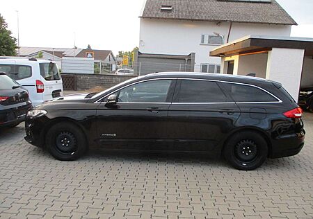 Ford Mondeo 2,0 NAVI KAMERA PANORAMA AHK SPURH PDC AL