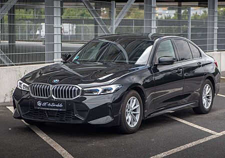 BMW 320 i Lim.*M Sport*KAM*HUD*eSitze*eDach*AHK!