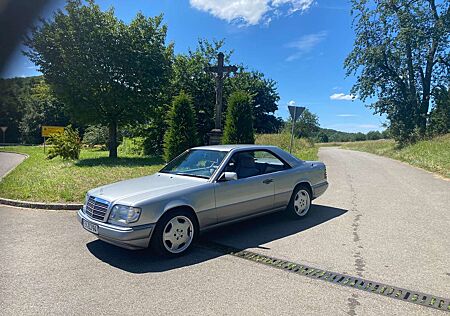 Mercedes-Benz 220 CE