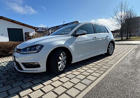 VW Golf R Volkswagen Highline - Sportpaket / 1,4 TSI, Pano 👍