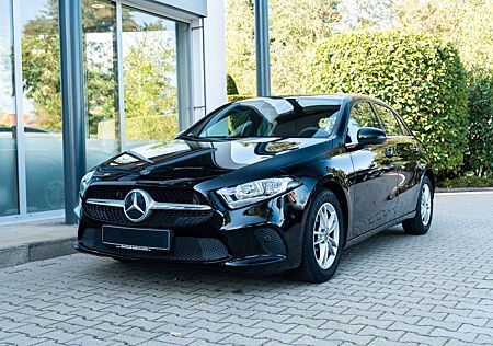 Mercedes-Benz A 180 d/BUSINESS/ NAVIGATION PREMIUM/ MBUX