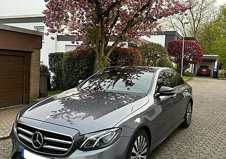Mercedes-Benz E 350 AMG LINE, Vollausgestattet