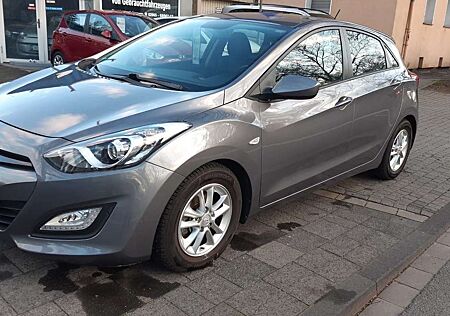 Hyundai i30 FIFA World Cup Edition-AB-99€ im Monat Finan