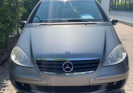 Mercedes-Benz A 150 A-Klasse 5-Türer Elegance