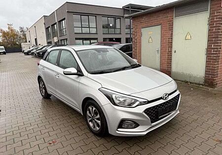 Hyundai i20 1.0 Benzin Trend Bluetooth Klima Einparkhilfe
