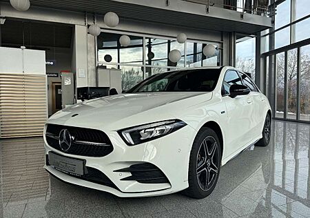 Mercedes-Benz A 250 e AMG Line AMG+MBUX+NIGHT+AMBIENTE+LED+CAM