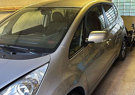 Kia Venga 1.6 CVVT Automatik Platinum Edition