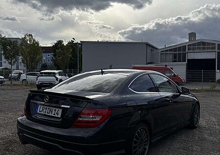 Mercedes-Benz C 180 Coupé AMG Paket | Harman Kardon | Sportfahrwerk