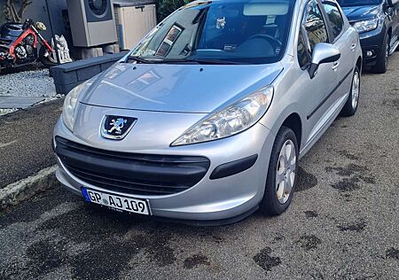 Peugeot 207 75 Filou