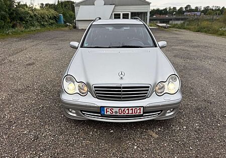 Mercedes-Benz C 200 / Bi-Xenon / Klimaautomatik