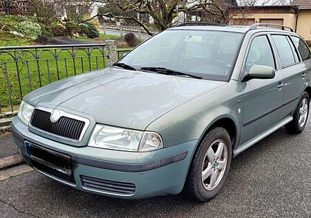 Skoda Octavia Combi 1.6 Combi Ambiente